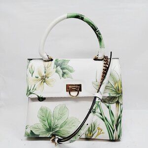 Authentic Ferragamo Hand Bag White Leather mn518-111725